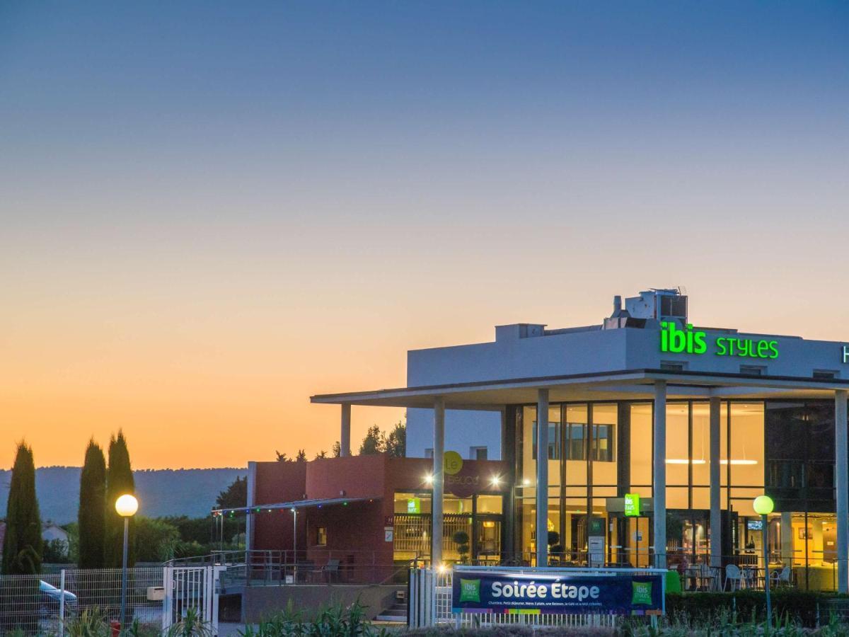 Ibis Styles Pertuis Portes Du Luberon Exterior photo